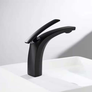 Современный матовый черный однорычажный смеситель с одной ручкой для монтажа на палубе, смеситель для раковины в ванной комнате